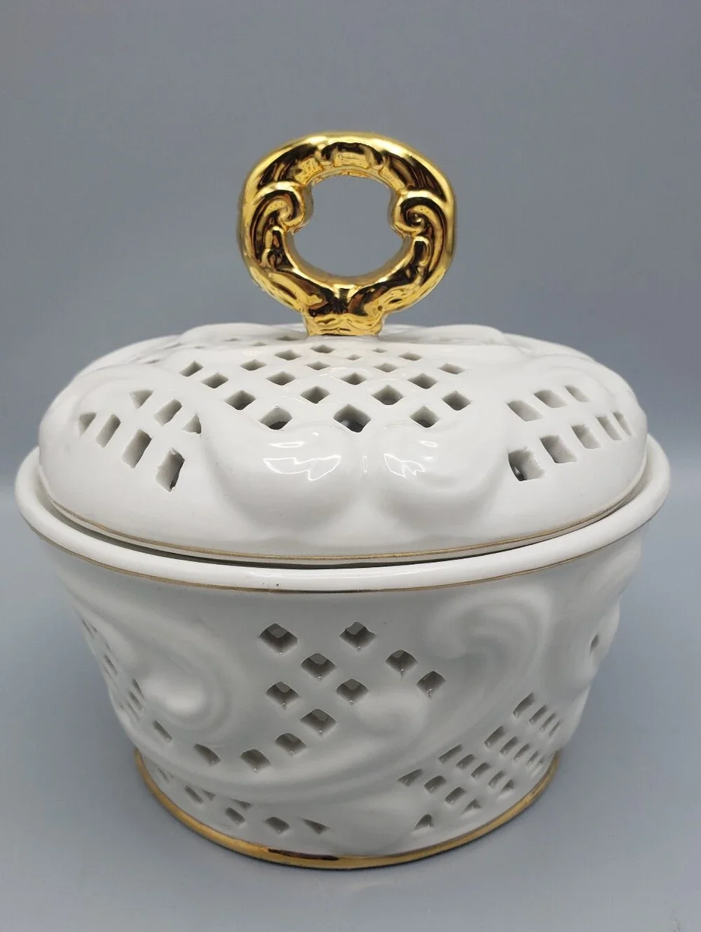 Large Vtg White Porcelain Lidded Trinket Box w/Gold Details Open Lattice 1970's